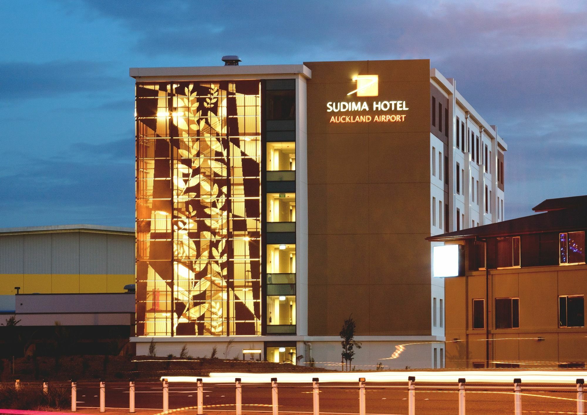 Sudima Auckland Airport Hotel Exterior photo